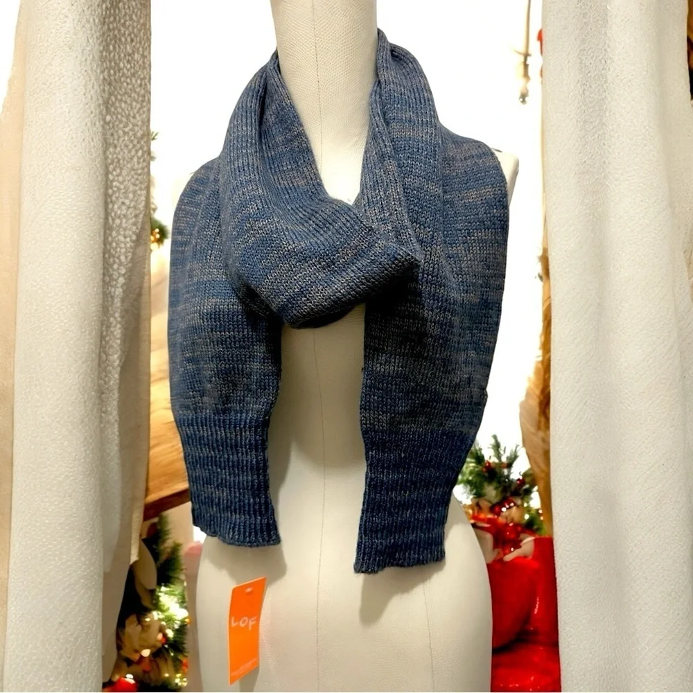 036 LOF | NWT Unisex Navy Winter Scarf (size OS) - Picture 3 of 10